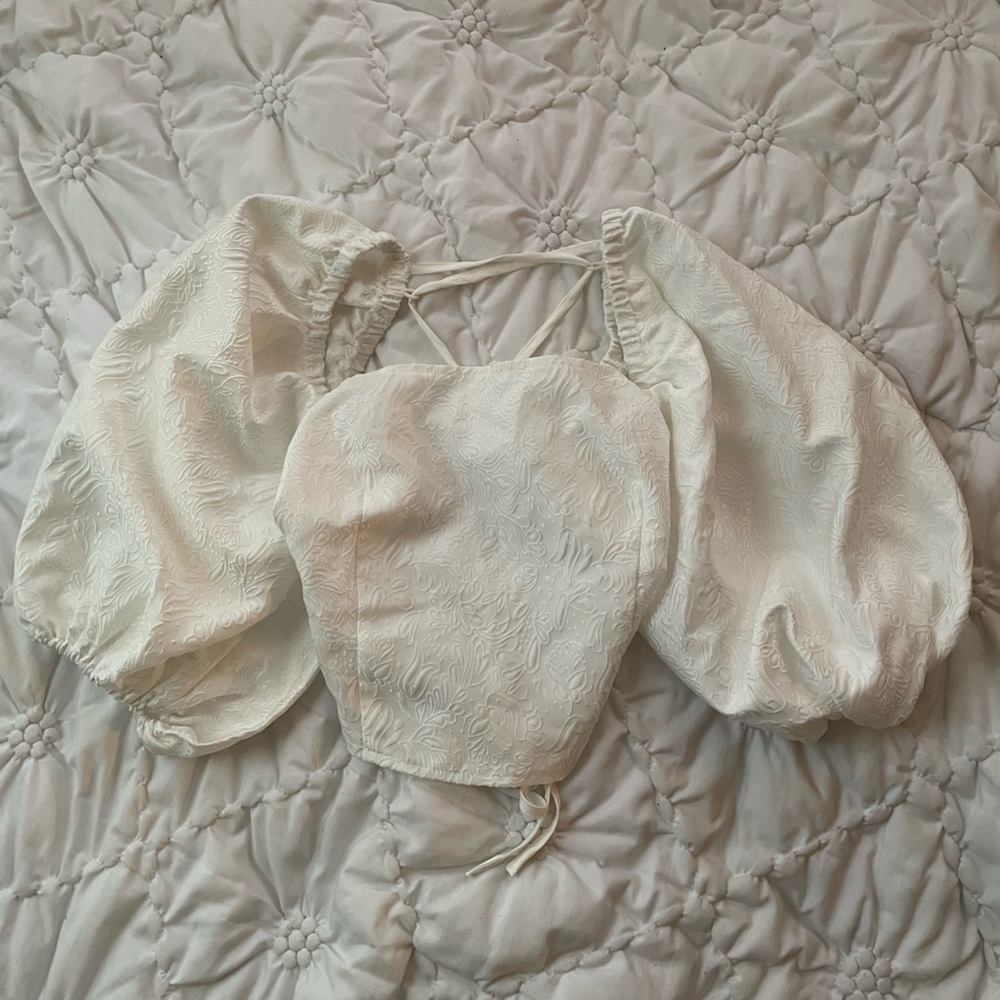 Na-Kd White Floral Jacquard Open Corset Back Puff Sleeve Crop Top